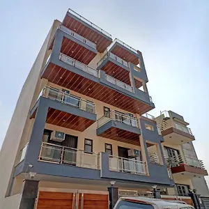 Hotel Capital O Welcome Near Appu Ghar Gurgaon