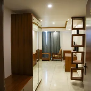  Hotel Regency Club